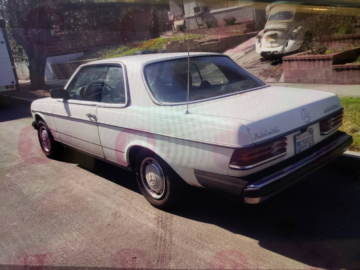 Mercedes-300cd-turbo-diesel-1982-white-8