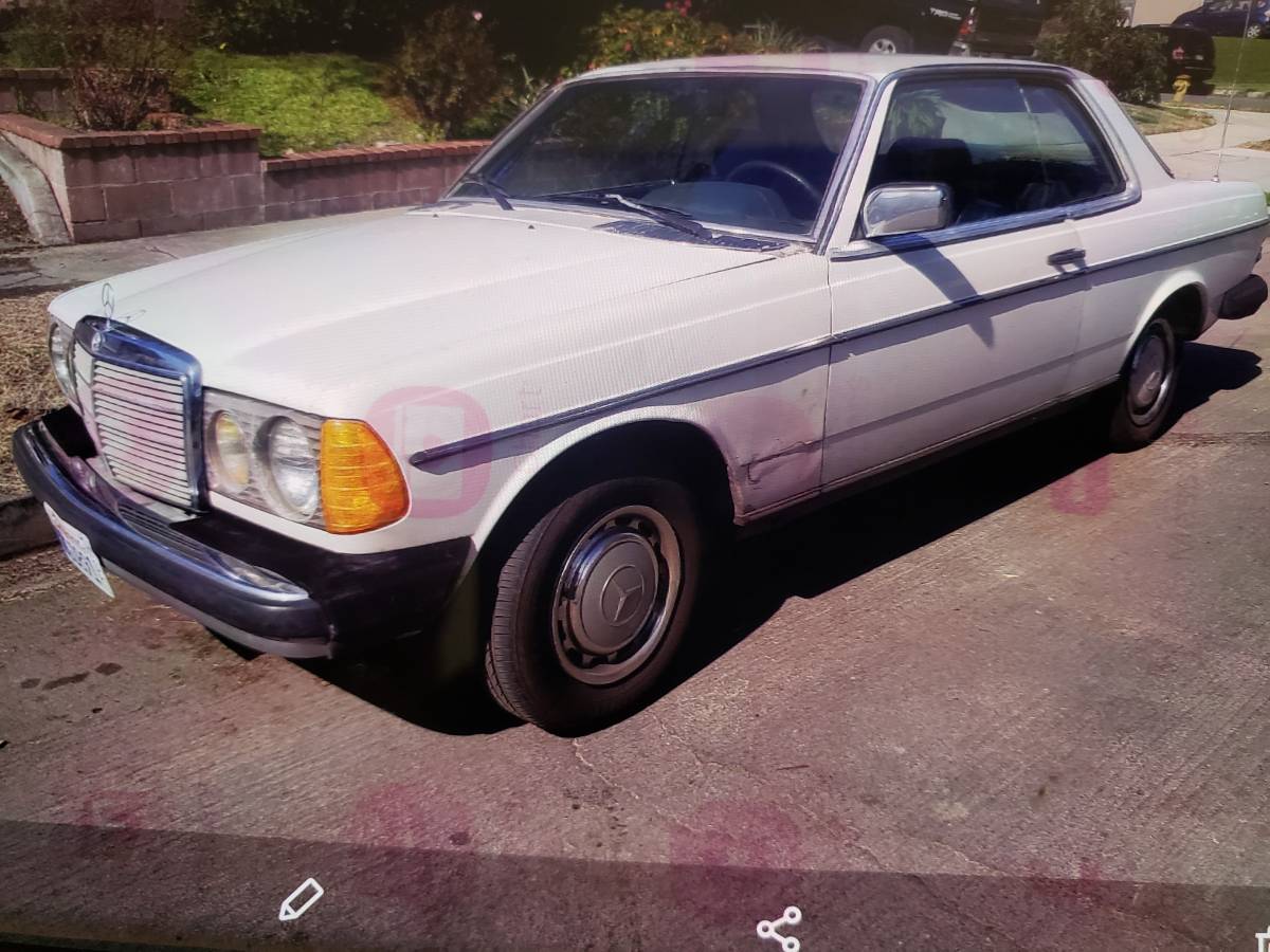 Mercedes-300cd-turbo-diesel-1982-white