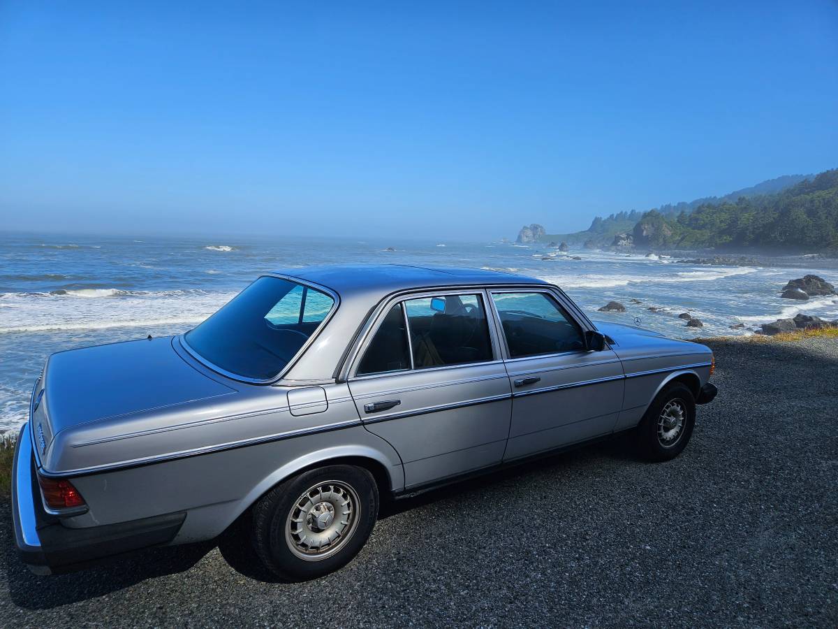 Mercedes-300d-diesel-1984-silver-4