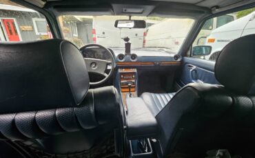 Mercedes-300d-diesel-1984-silver-5