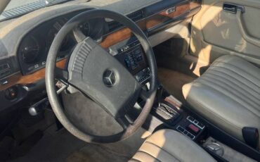 Mercedes-300sd-diesel-1980-yellow-7