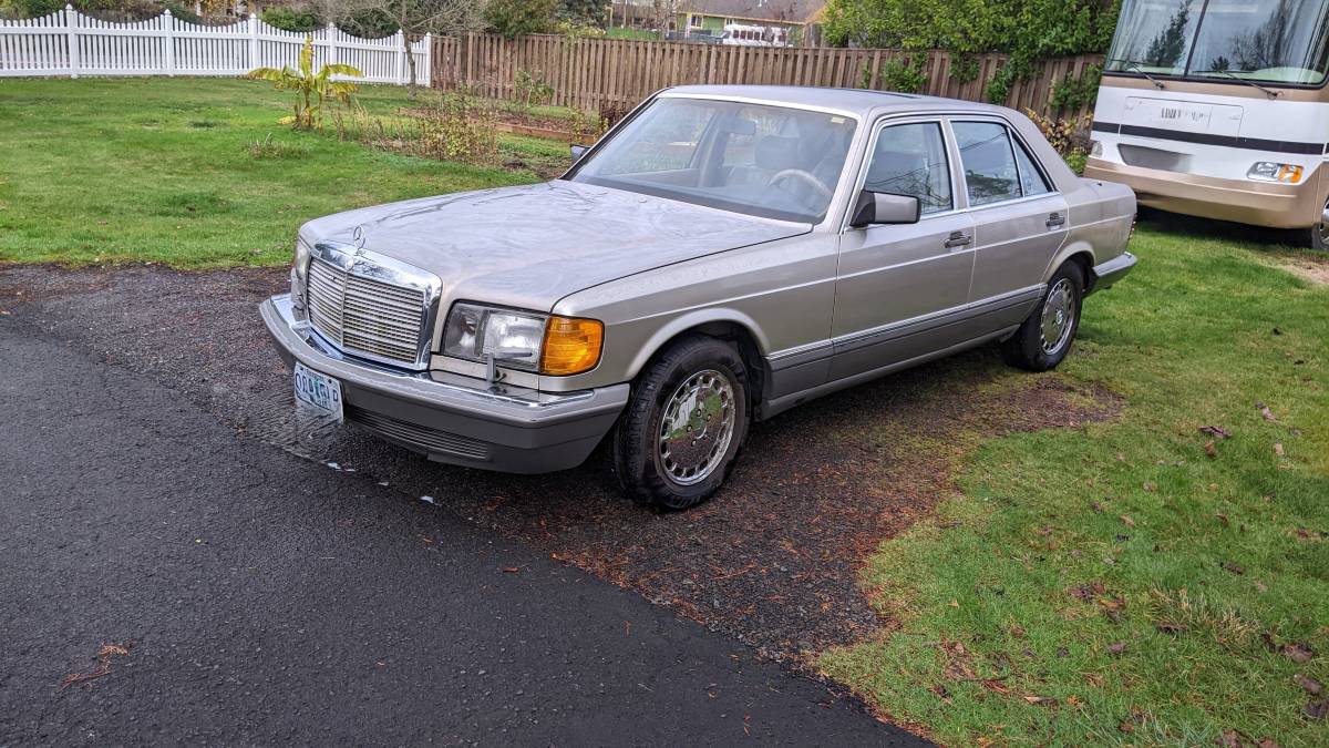 Mercedes-300se-1991-custom-1