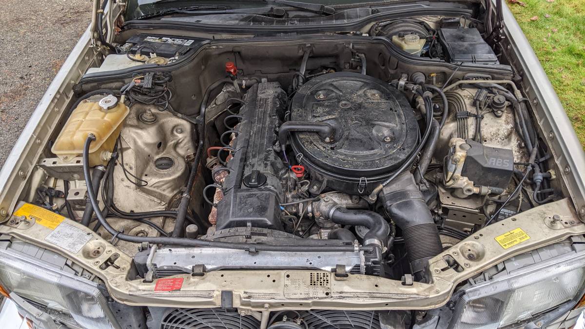 Mercedes-300se-1991-custom-11