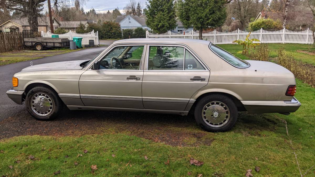 Mercedes-300se-1991-custom-3