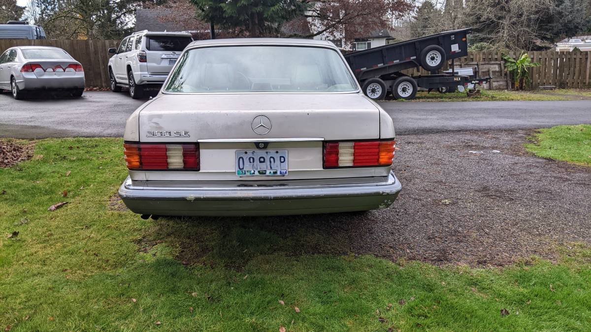 Mercedes-300se-1991-custom-4