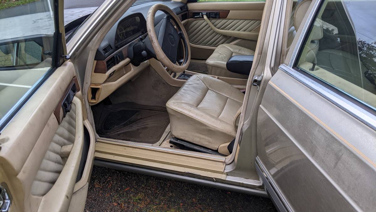 Mercedes-300se-1991-custom-6