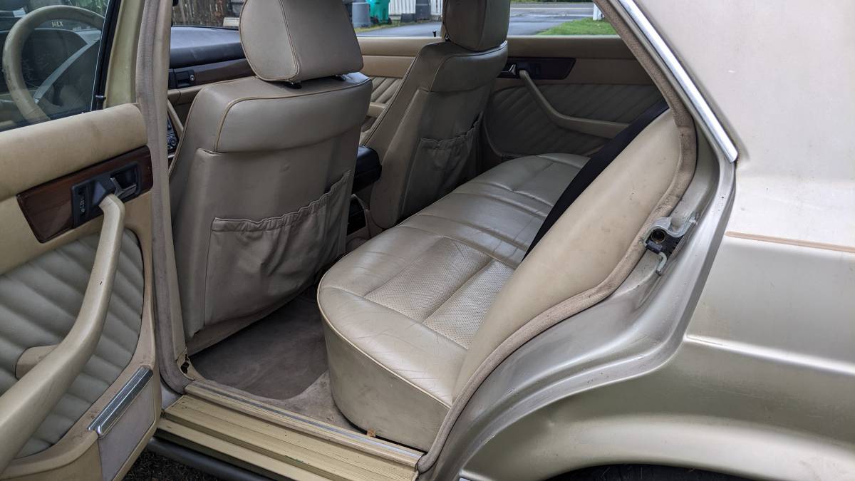 Mercedes-300se-1991-custom-7