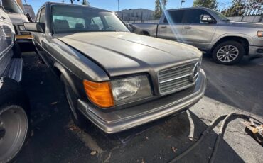 Mercedes-560-sel-1983-5