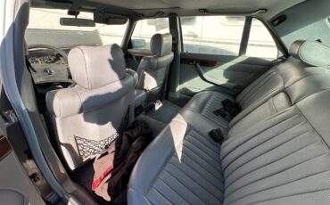 Mercedes-560-sel-1983-6