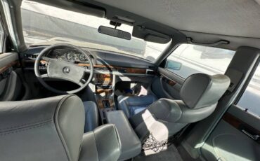 Mercedes-560-sel-1983-7