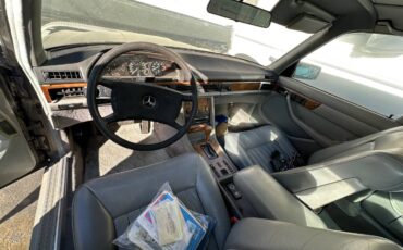 Mercedes-560-sel-1983-9