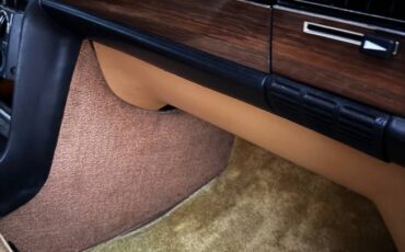 Mercedes-benz-116-1975-yellow-12