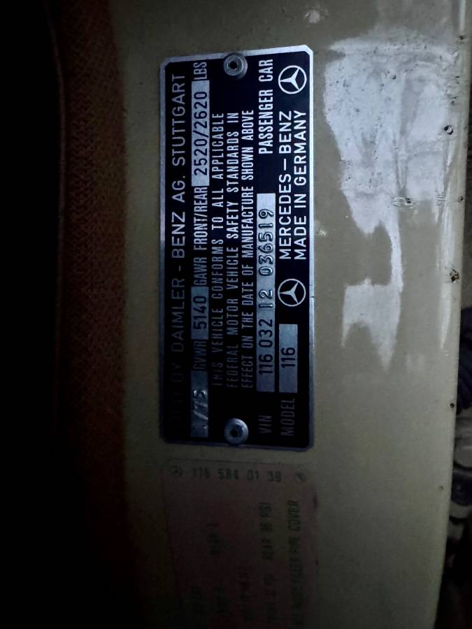 Mercedes-benz-116-1975-yellow-3