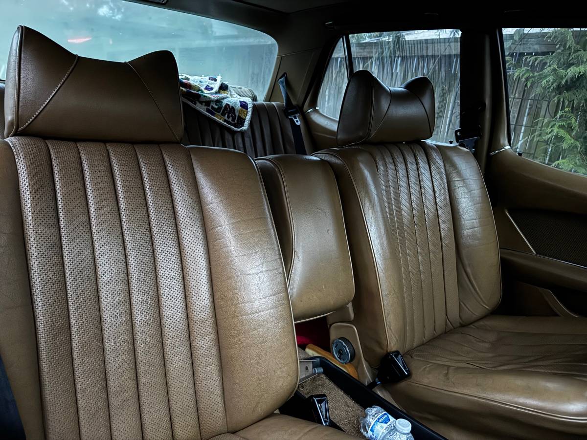 Mercedes-benz-116-1975-yellow-7