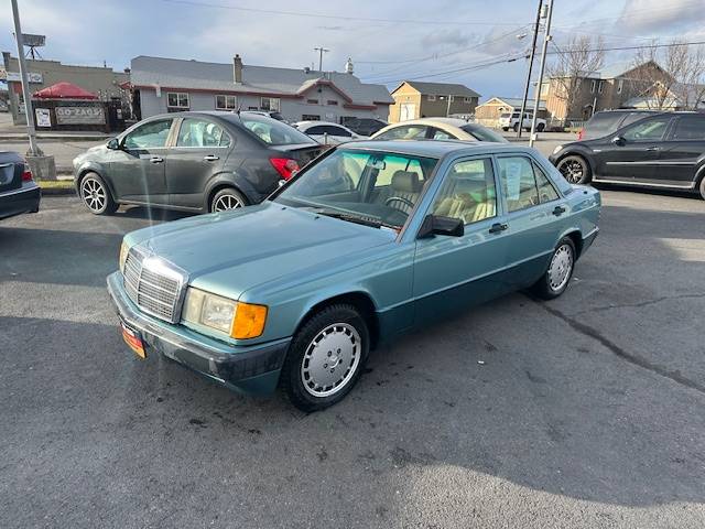 Mercedes-benz-190e-1991-1