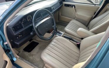 Mercedes-benz-190e-1991-2