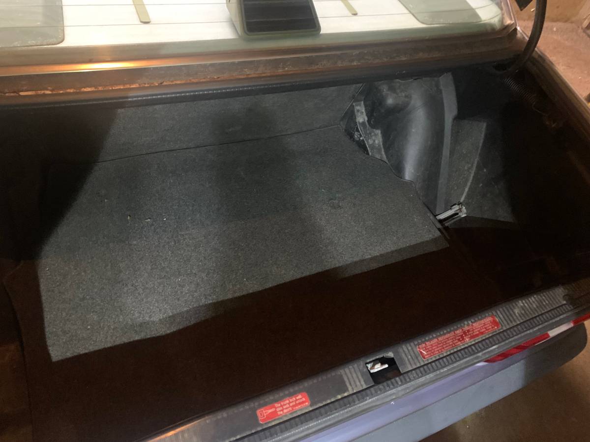 Mercedes-benz-190e-1991-6