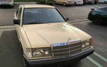 Mercedes-benz-190e-1991-yellow-1