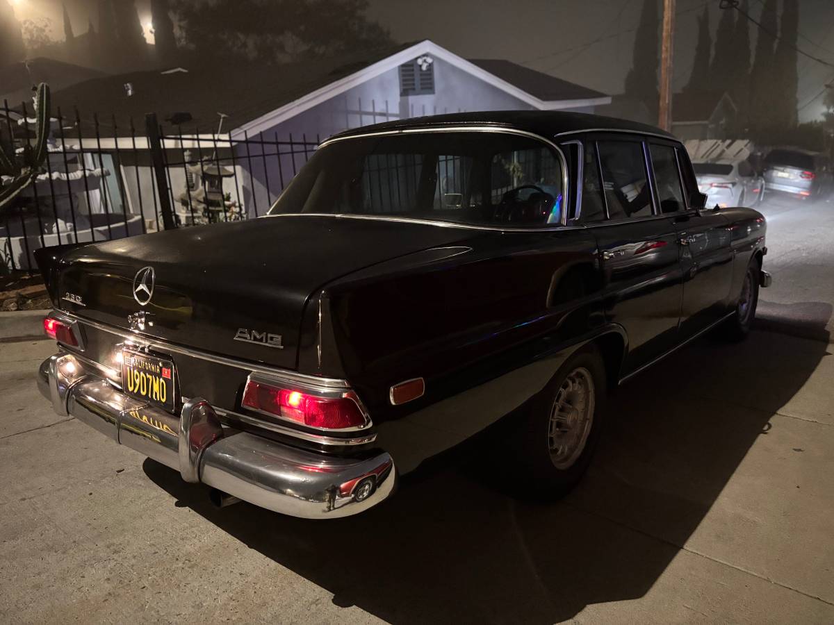 Mercedes-benz-1968-3