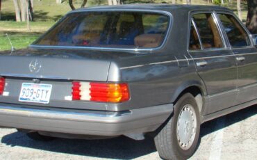 Mercedes-benz-1989-grey-2