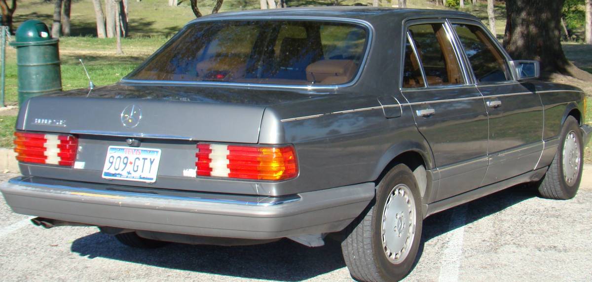 Mercedes-benz-1989-grey-2