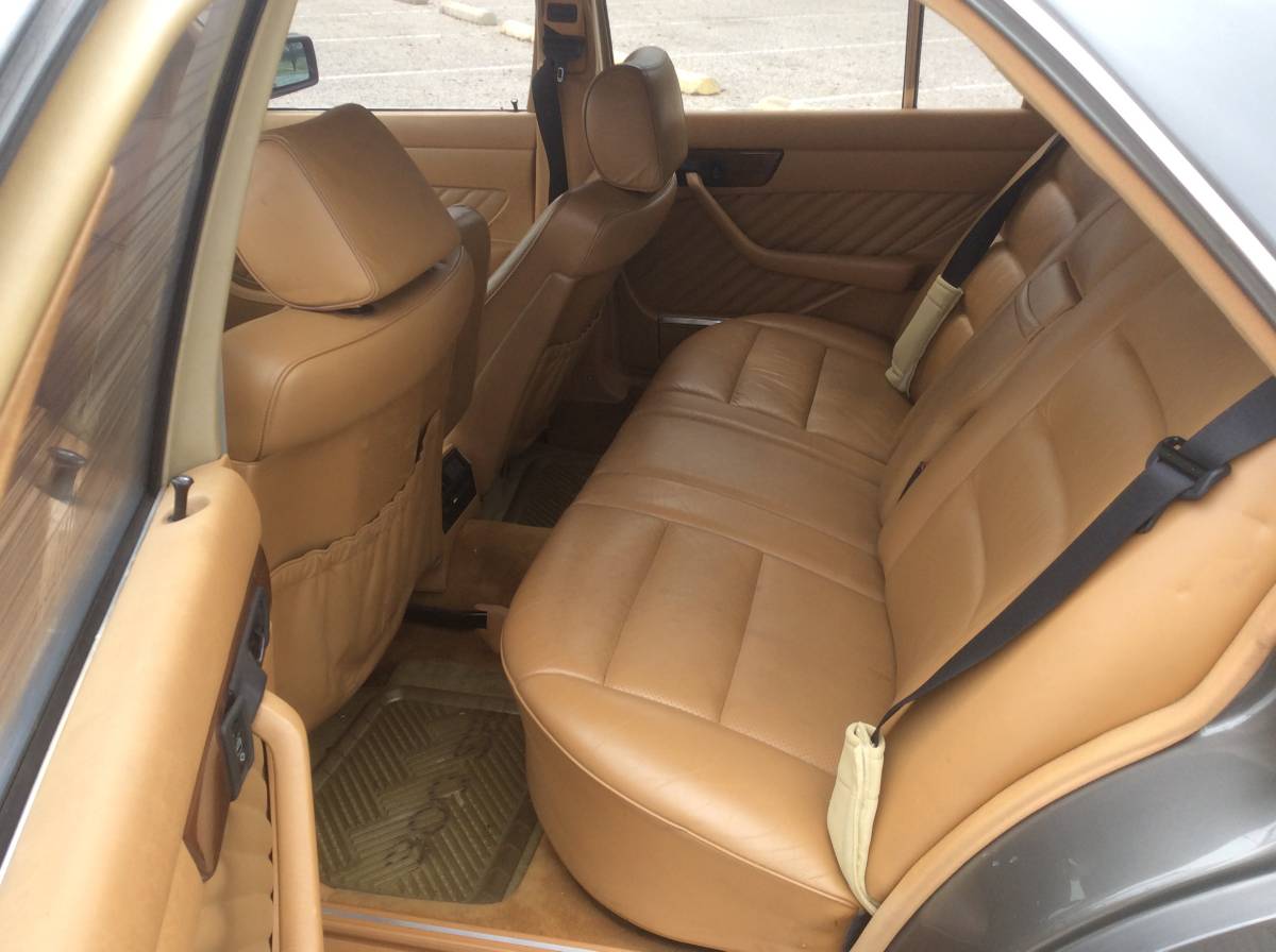 Mercedes-benz-1989-grey-7