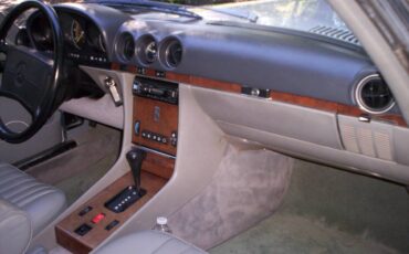 Mercedes-benz-1989-white-1