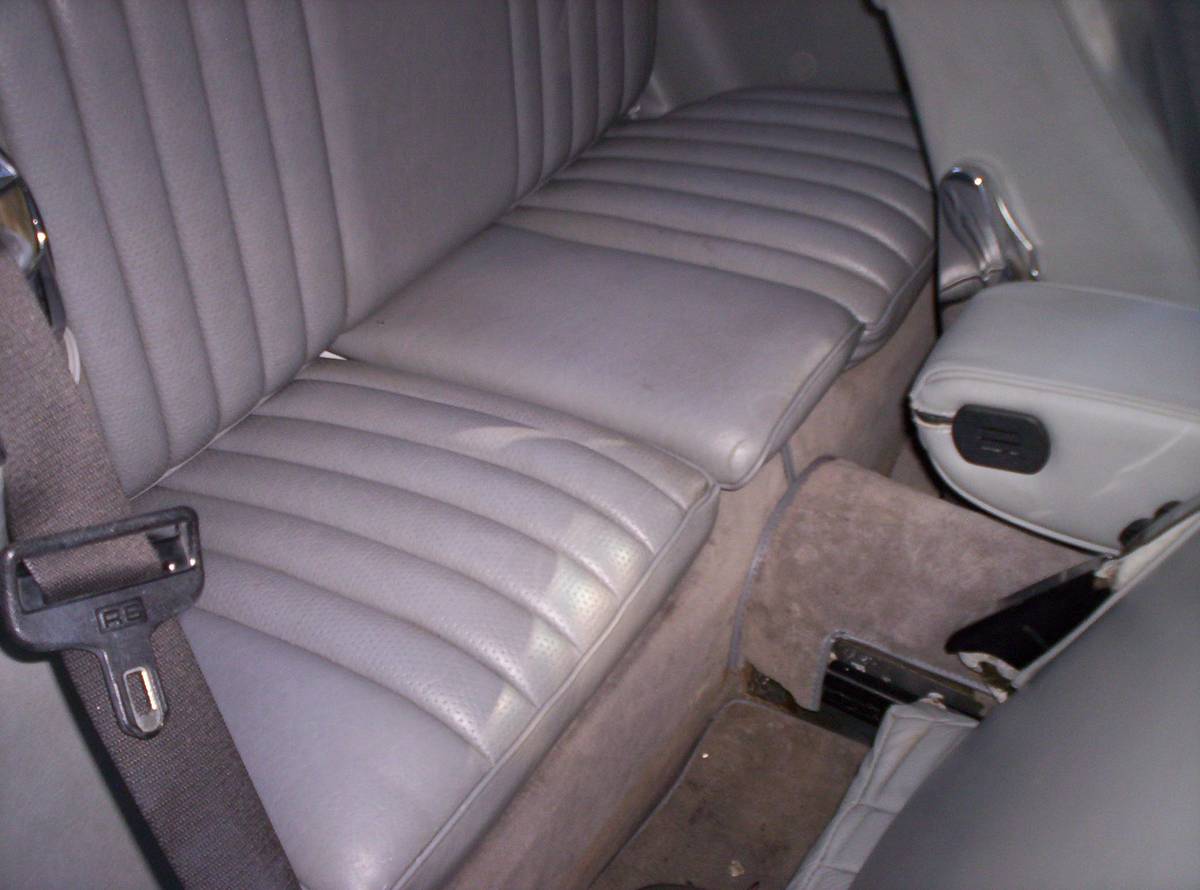 Mercedes-benz-1989-white