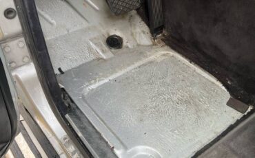 Mercedes-benz-1993-silver-3