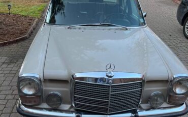 Mercedes-benz-220d-diesel-1972-yellow-1