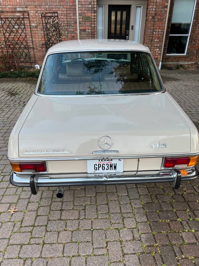 Mercedes-benz-220d-diesel-1972-yellow-3