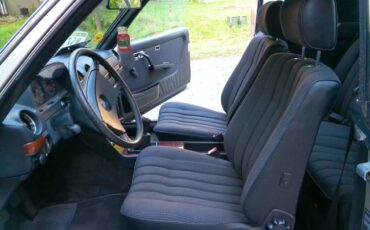 Mercedes-benz-230ce-1984-silver-4