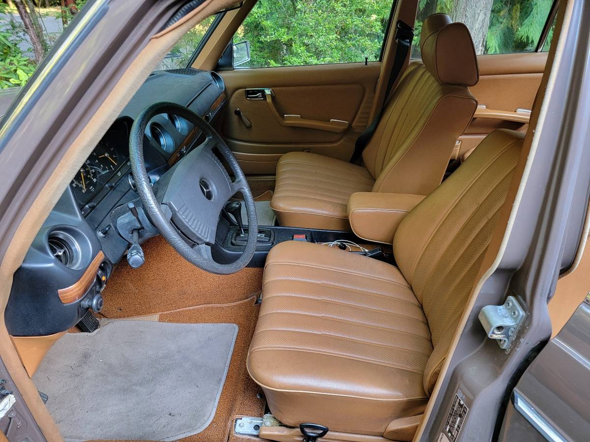 Mercedes-benz-240d-diesel-1977-brown-2