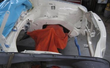 Mercedes-benz-250s-sedan-3.0-1967-white-12