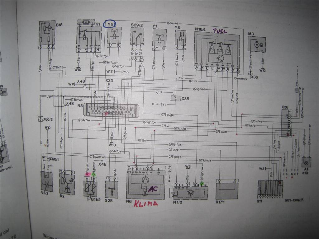 Mercedes-benz-250s-sedan-3.0-1967-white-18
