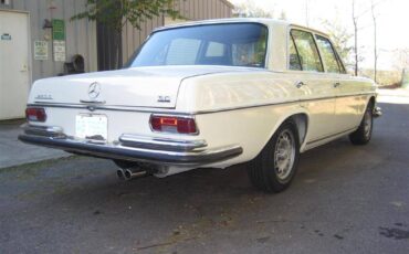 Mercedes-benz-250s-sedan-3.0-1967-white-20