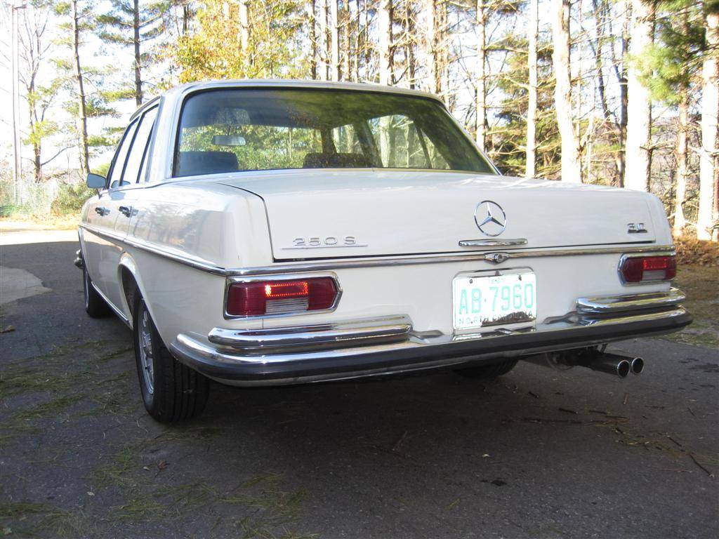 Mercedes-benz-250s-sedan-3.0-1967-white-4
