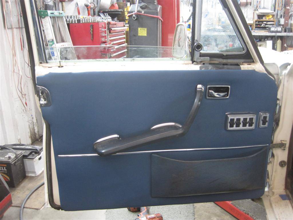 Mercedes-benz-250s-sedan-3.0-1967-white-6