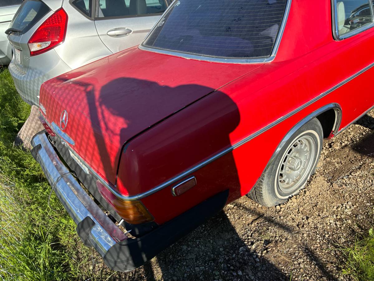 Mercedes-benz-280-1973-red-11