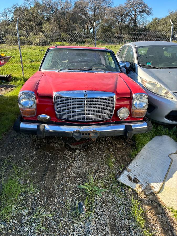 Mercedes-benz-280-1973-red-12