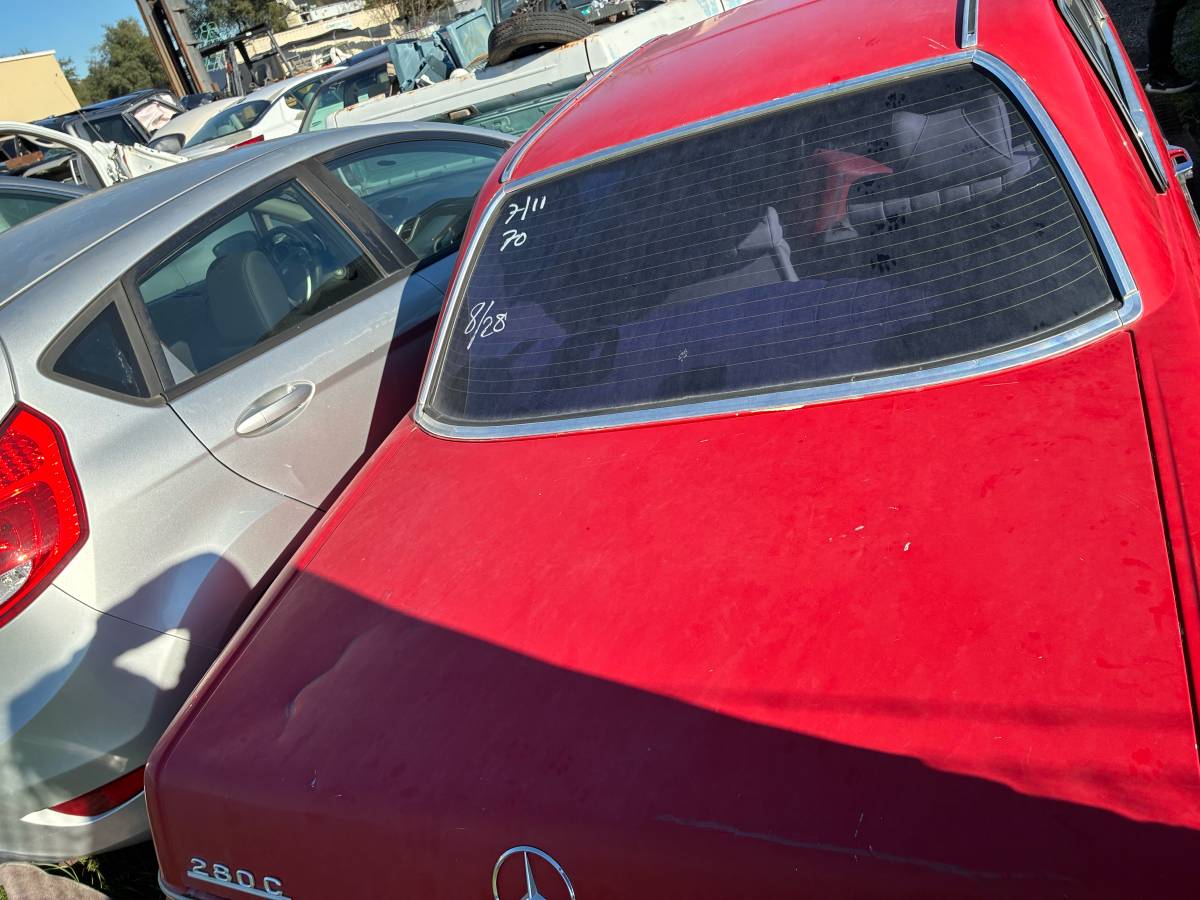 Mercedes-benz-280-1973-red-7