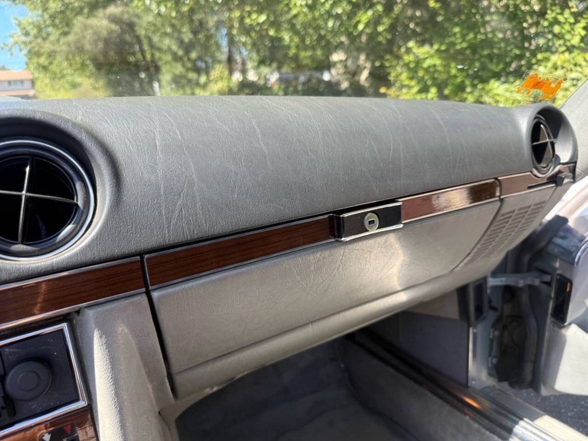 Mercedes-benz-280-class-1980-silver-23