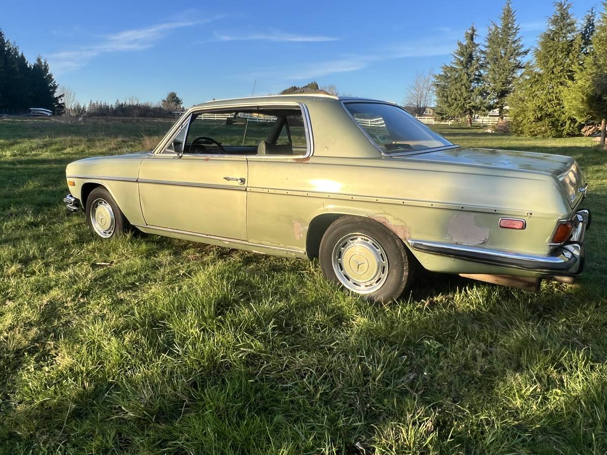 Mercedes-benz-280c-1973-green-10