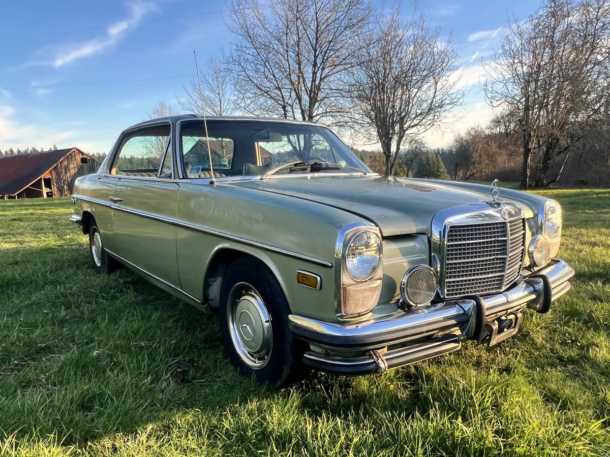 Mercedes-benz-280c-1973-green-20