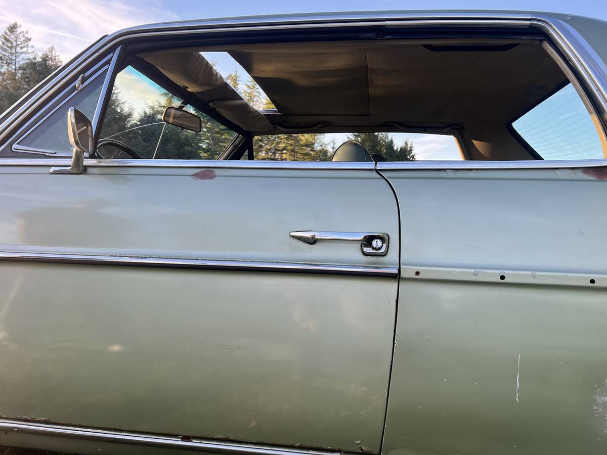 Mercedes-benz-280c-1973-green-6