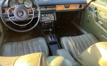 Mercedes-benz-280c-1973-green-9