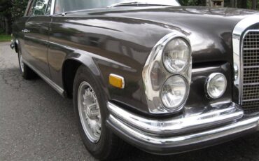 Mercedes-benz-280se-coupe-1969-black-16