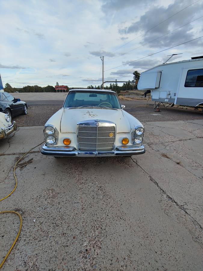 Mercedes-benz-280se280s-1970-white-11