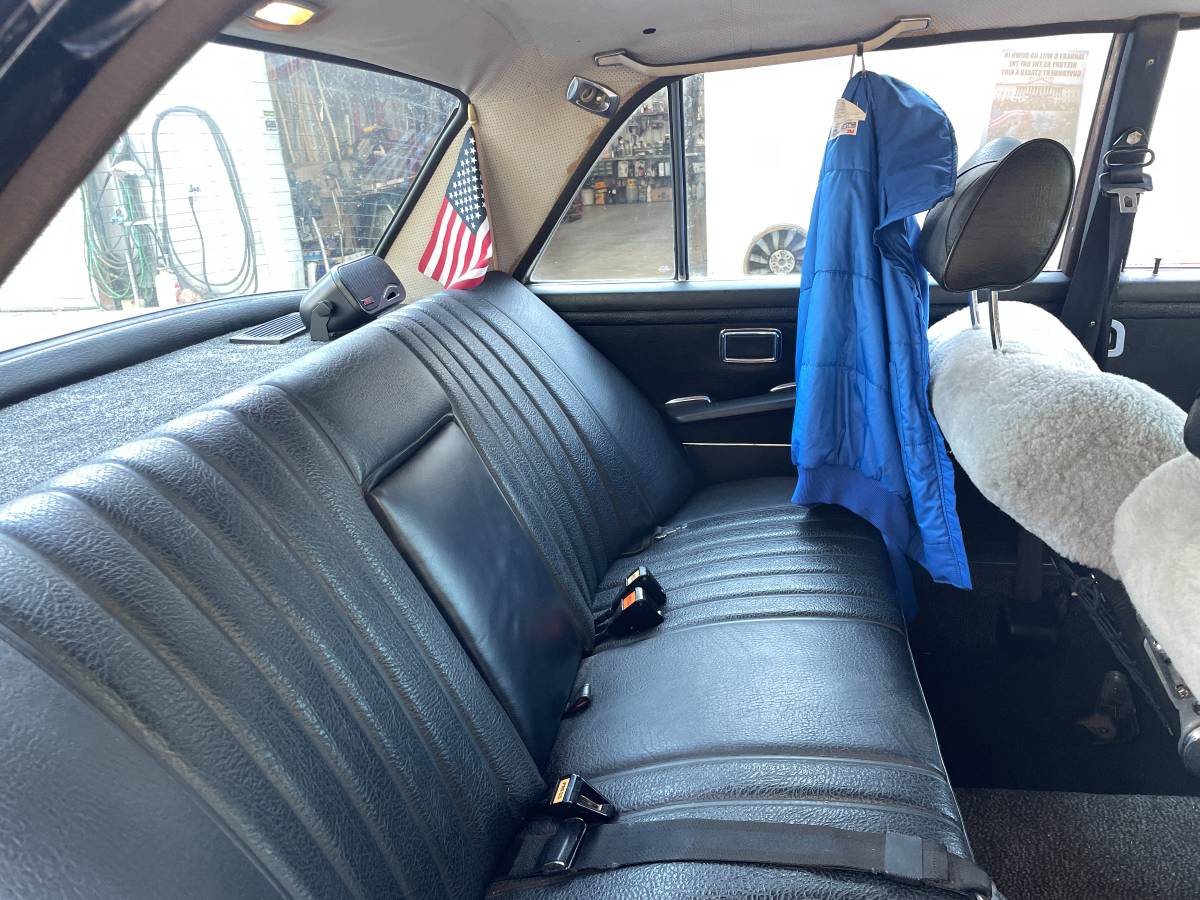 Mercedes-benz-280sel-4.5-1972-white-11