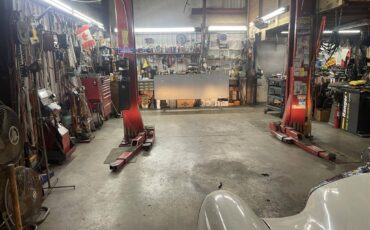 Mercedes-benz-280sel-4.5-1972-white-21